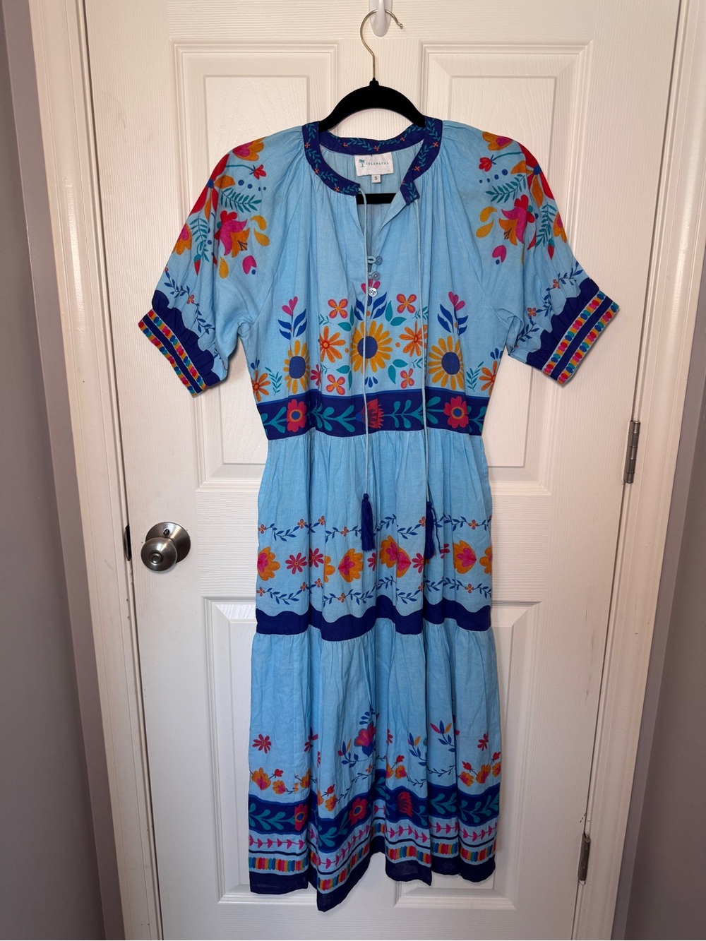 ISLAPAYAL Light Blue Floral Midi Dress
